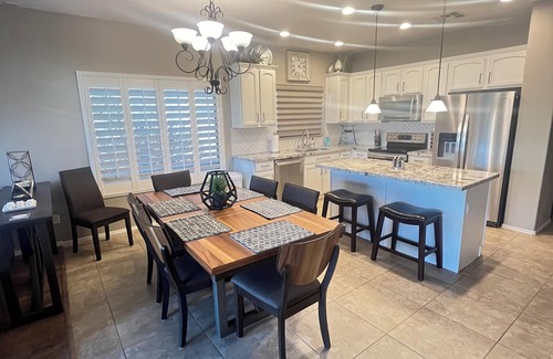 Maricopa House | Corporate stays, golfing outings, relaxing or need temp relocation housing!