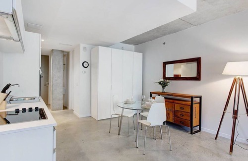 International District Apartment | Corporate Stays | Loft4U | Modern Urban Studio