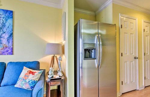 North Beach Apartment | Corpus Christi Beachfront Condo with Pool Access!