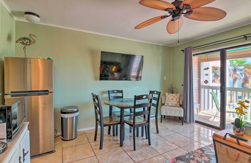North Beach Condo | Corpus Christi Condo w/Community Amenities!