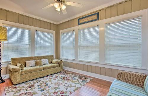 Del Mar House | Corpus Christi Home with Pool and Hot Tub Walk to Bay