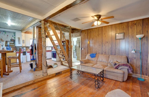 Lindsay Cabin | ‘Corral Creek Cow Camp:’ Pet-Friendly Circle Cabin