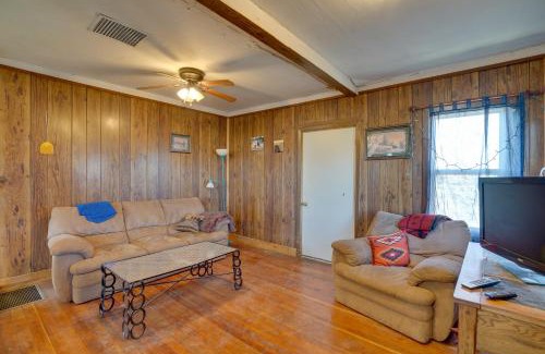 Lindsay House | Corral Creek Cow Camp Pet-Friendly Circle Cabin