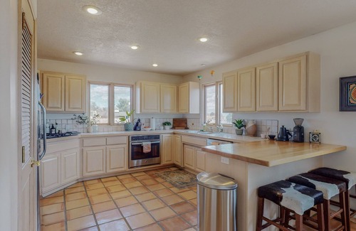 Corrales House | Corrales Hacienda with Mountain Views - High Desert Retreat!
