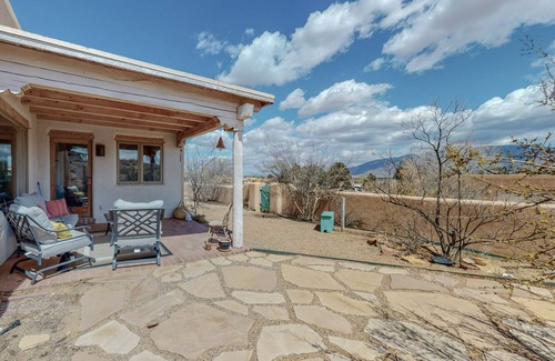 Corrales House | Corrales Hacienda with Mountain Views - High Desert Retreat!