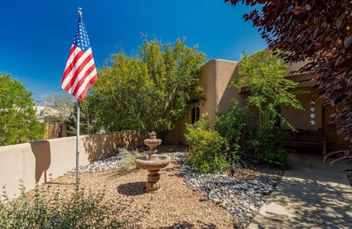 Corrales House | Corrales Oasis Balloon Fiesta 2025