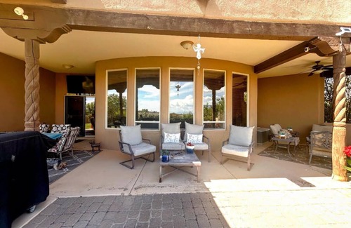 Corrales House | Corrales Oasis Balloon Fiesta 2025