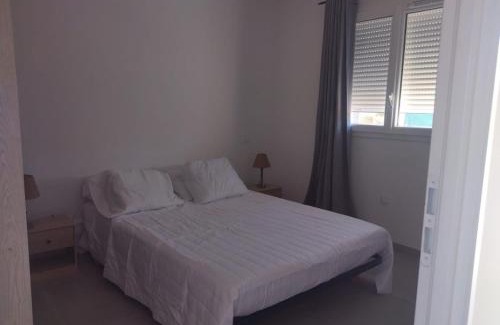Eccica-Suarella Apartment | Corri bianchi