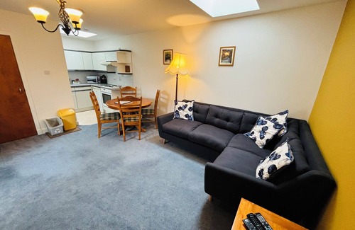 Glenlivet Cottage | Corrie Cottage -Stunning mountain escape in Speyside & the Caringorms