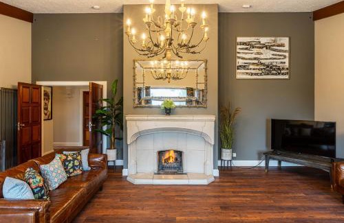 Lewiston House | Corrie House with Hot Tub