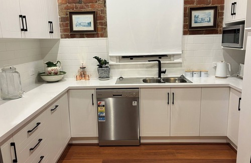 Colac House | “Corrung”. Beautiful Grand Federation residence which has been fully renovated.