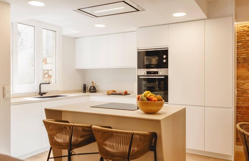 Old Town Apartment | Cort Reial Duplex - Holiday Apartment Rental Girona | Bravissimo