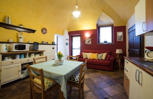 Arona Apartment | CORTE alla ROCCA - WELCOMING APARTMENT in ARONA LAKE MAGGIORE