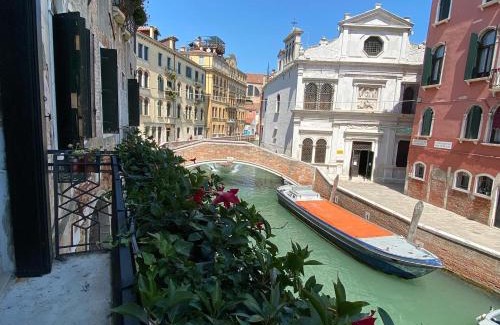 Castello Apartment | Corte Coppo Superior Apartment