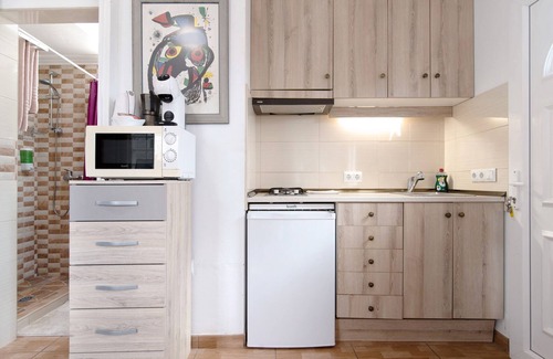 La Solana Villa | 'Cortez Apartment 2' with Sea View, Shared Pool and Wi-Fi