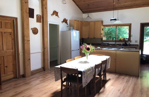 Whaletown House | Cortes Country Home - 5 bedroom home in Whaletown near the ferry