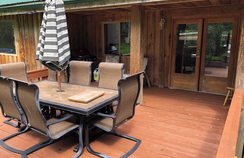 Whaletown House | Cortes Country Home - 5 bedroom home in Whaletown near the ferry