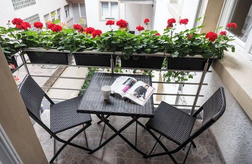 Gare Apartment | Cortina -B22 Two-Bedroom Apartment with Fireplace