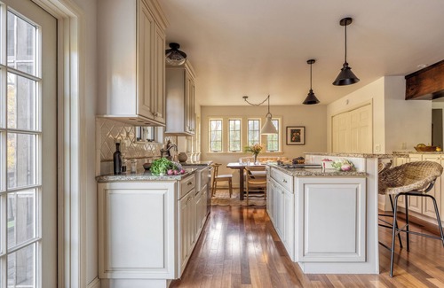Saugerties House | Cortland by AvantStay | Charming Heritage Estate w/Private Lake & Pool