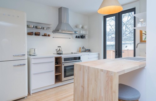 Winnipeg House | Corydon Village+Rich 3 Bdr+Parking (890)