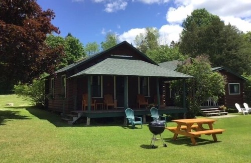 Cedarville Cabin | Coryell Cabin - Les Cheneaux Landing