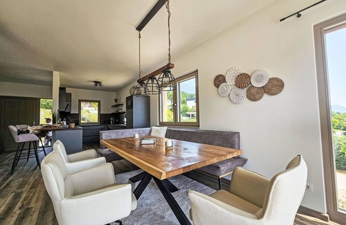 Bodensdorf House | Cosy apartment in villa for 6 people with WIFI, TV, terrace, pets allowed and parking