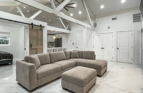 Cos Cob Cottage | Cos Cob Cottage- Full Kitchen, Pet Friendly