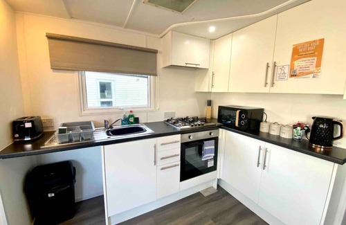 Knott End-on-Sea House | Cosalt Sleeps 5 Caravan Family Camping Lancashire