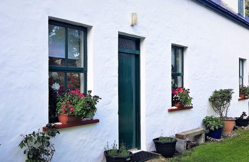 Castlegregory Cottage | cosey country cottage in rural village location close to beach and golf club