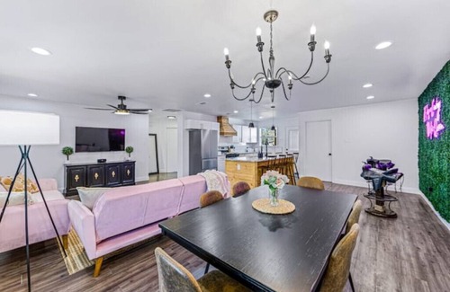 Fort Worth House | Cosmic Cowgirl 3 minutes from the Stockyards!n