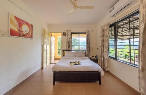 Paud Villa | CosmicStays Countryside Panorama-Lakeview Bungalow