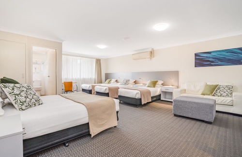 Adamstown Hotel | Cosmo Motel Adamstown