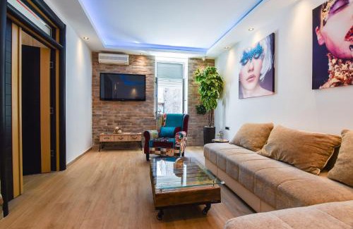Skadarlija Apartment | Cosmopolitan Apartment