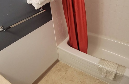 Blairmore Hotel | Cosmopolitan Hotel