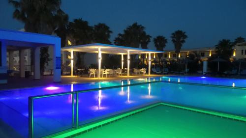 Lambi Hotel | Cosmopolitan Hotel