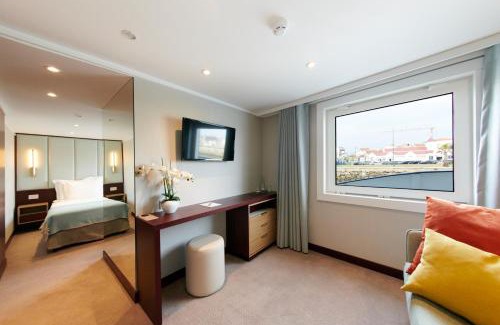 Barra Hotel | Costa do Sal Hotel Boat Lounge