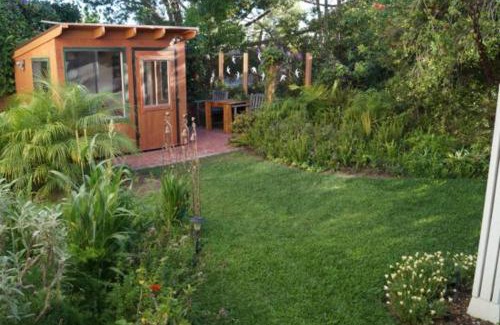 Westside Costa Mesa House | Costa mesa 4 bedroom home with jacuzzi
