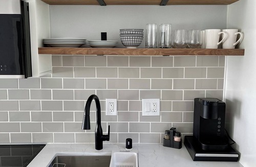 Downtown Cottage | Costa Mesa Guesthouse near beaches, freeways, much more!