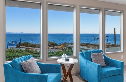 Port Angeles House | Costa Vista, Ocean Front, Hot Tub, Game Room, BBQ, Sleeps 16