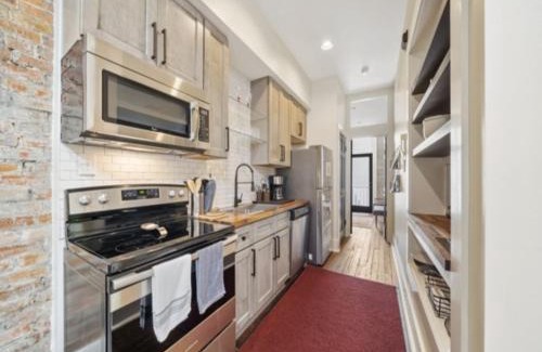 Wilmington Historic District Apartment | Costello's Den condo