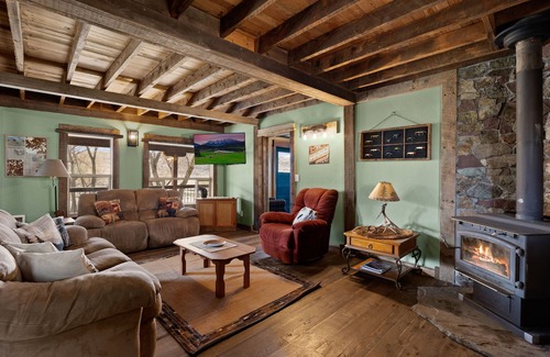 Eureka House | Costitch Lake Homestead – Historic 4 BDR Home w/Extraordinary Views!
