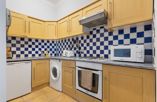 Finchley House | Cosy 1-Bed Flat for 4 Ppl w/Parking