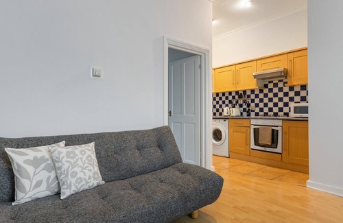 Finchley House | Cosy 1-Bed Flat for 4 Ppl w/Parking