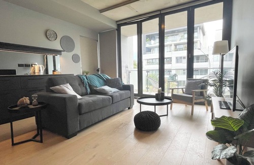 Kingston Apartment | Cosy 1 bedroom apartment at Kingston foreshore- pet friendly