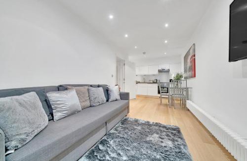 Camberwell Green Apartment | Cosy 1 Bedroom Apartment London Camberwell Denmark with Great Transport Links