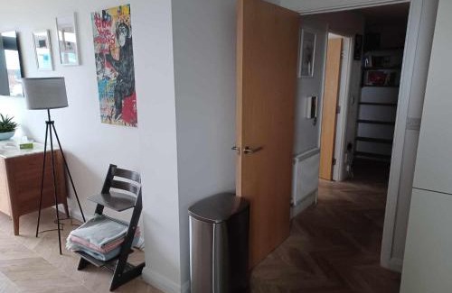 Askew Apartment | Cosy 1 bedroom apartment with balcony near Chiswick