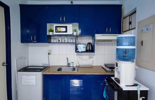 San Dionisio Condo | Cosy 1 Bedroom Condo near Manila NAIA Airport. With Pool. Avida Towers Sucat. 2L