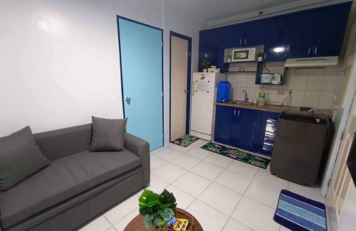 San Dionisio Condo | Cosy 1 Bedroom Condo near Manila NAIA Airport. With Pool. Avida Towers Sucat. 2L