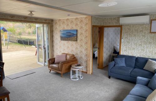 Omarama House | Cosy 1960's Kiwi Holiday House