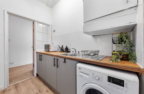 Seven Kings Apartment | cosy 1BDR green lane flat - FREE parking